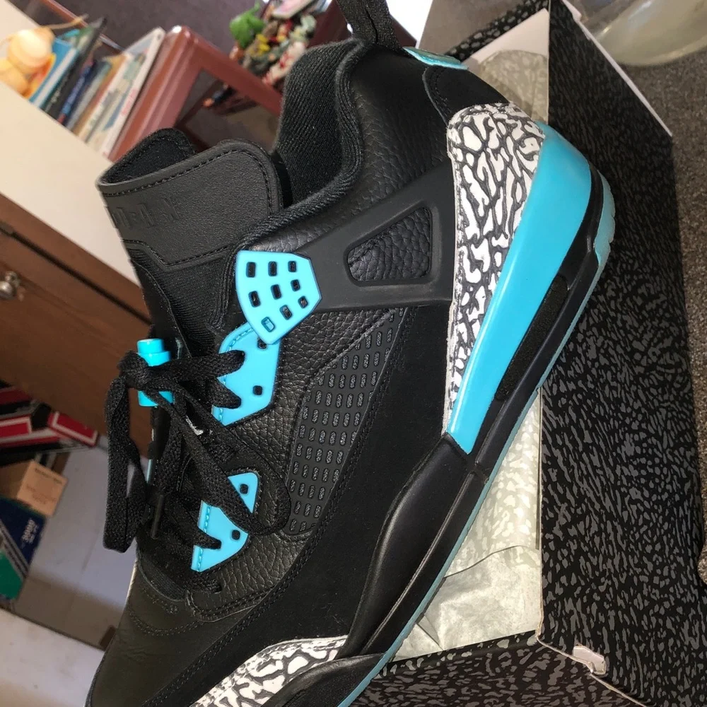 Jordan Spizike Low Box in Black and Gray with Gamma Blue Label